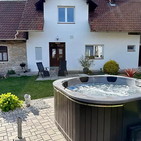 Wellness Venkov S Virivkou Holiday home