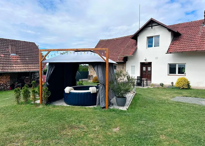 Utulne Spani Ve Venkovske Chaloupce